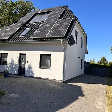 Am Villa *
